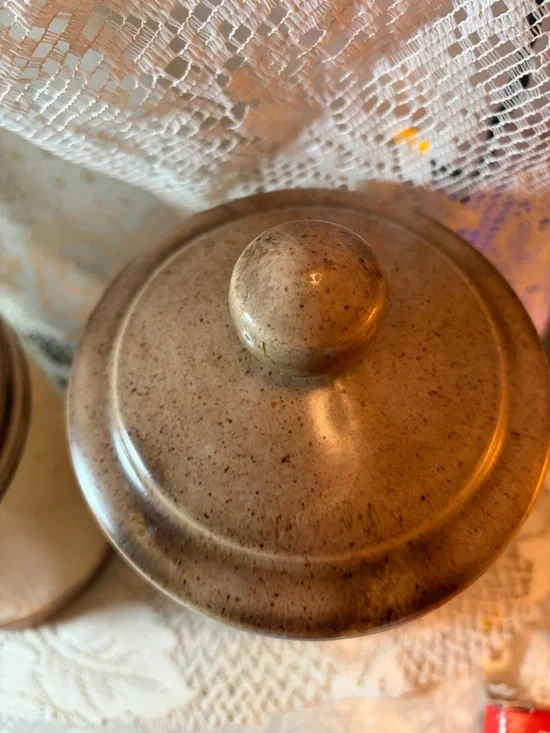 Pristine 1979 Macky Molds Vintage Butterfly Canisters -Set of 2 (Large & Medium) - Picture 7 of 15